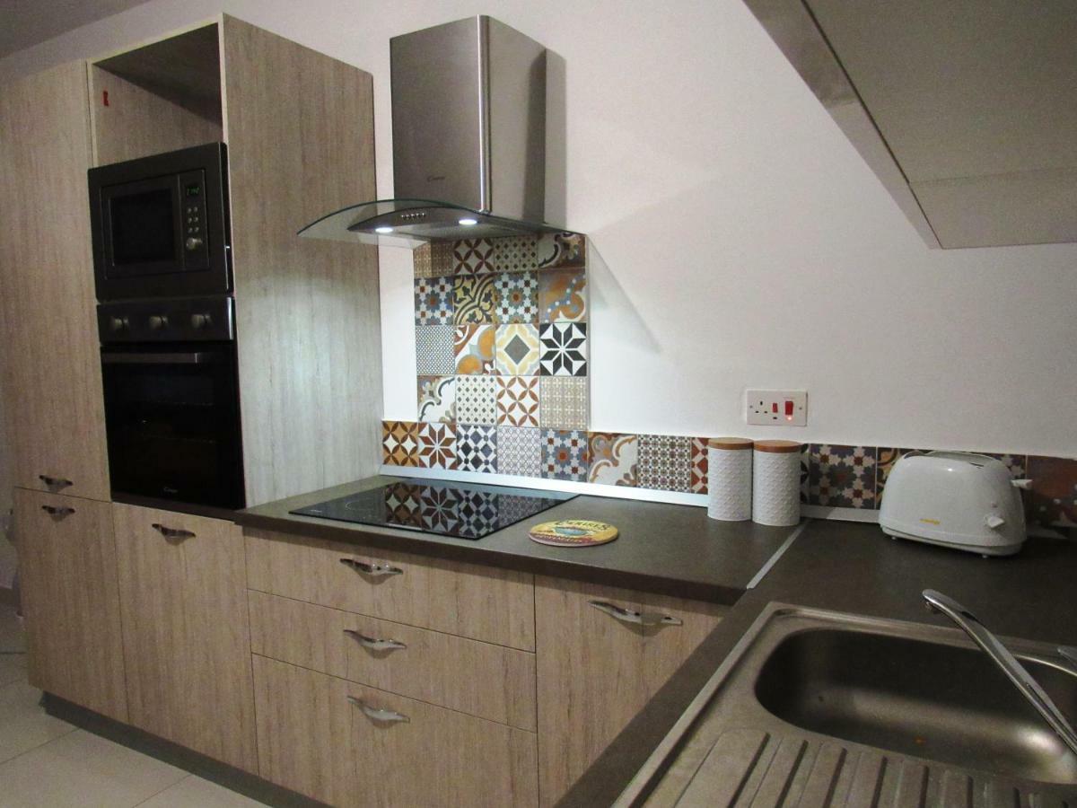 No8 @ Seabreeze Court Apartment Mellieha Bagian luar foto