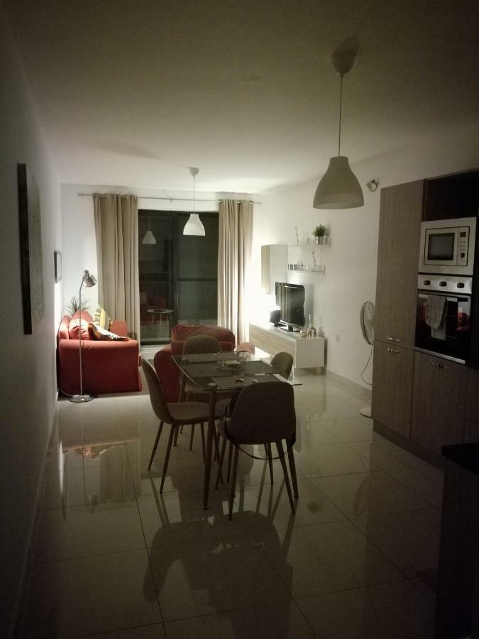 No8 @ Seabreeze Court Apartment Mellieha Bagian luar foto