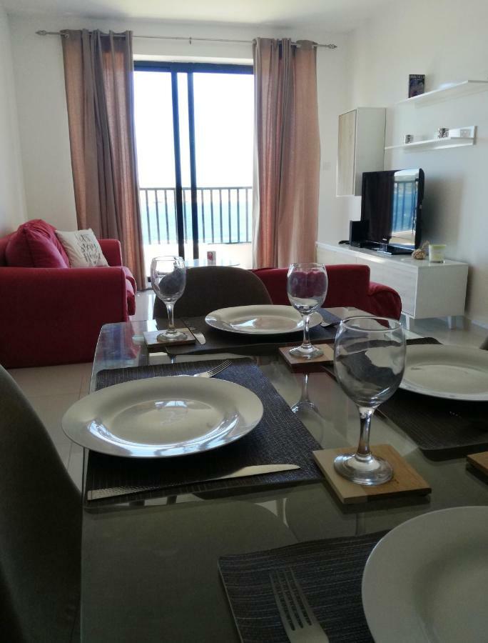 No8 @ Seabreeze Court Apartment Mellieha Bagian luar foto