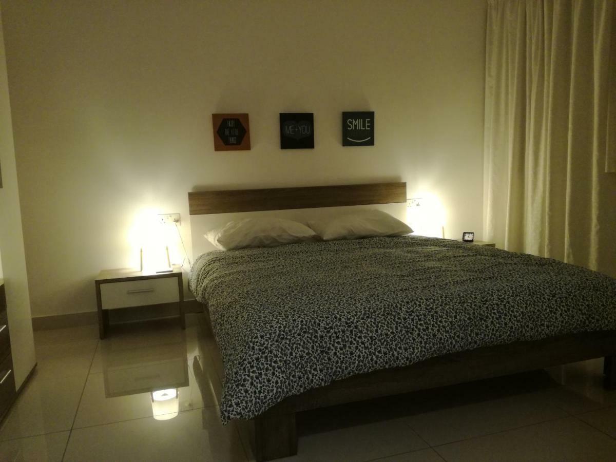 No8 @ Seabreeze Court Apartment Mellieha Bagian luar foto